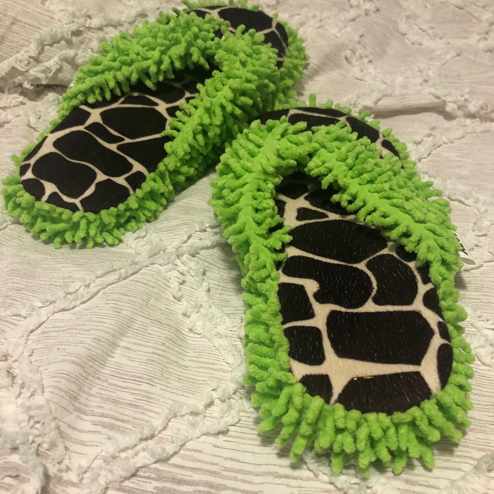 Green and black giraffe flip flop slippers